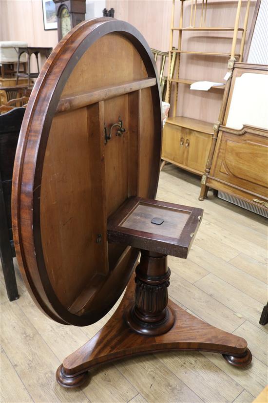 A mahogany Gillows breakfast table 128cm